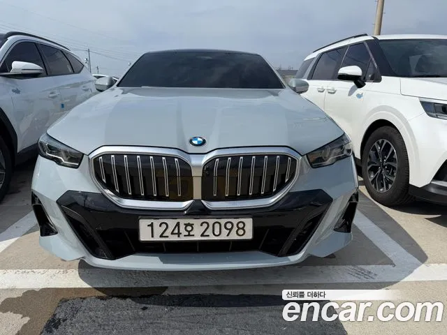 BMW 5 Series G60 — Фото автомобиля 3