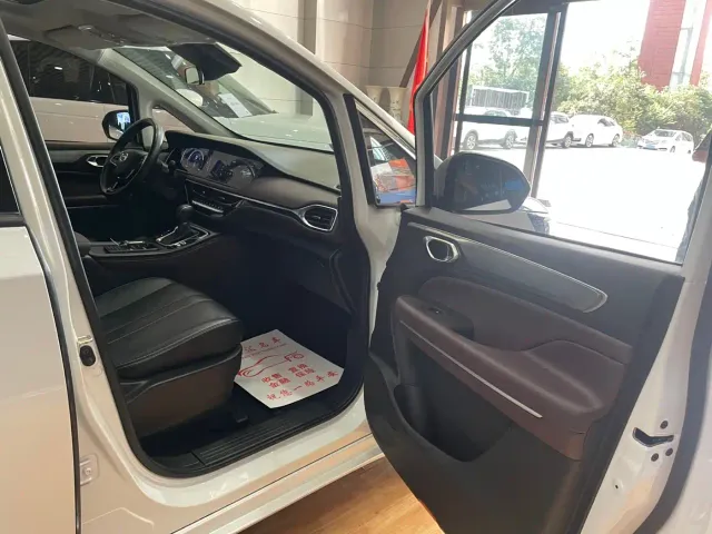 GAC Trumpchi M6 — Фото автомобиля 9