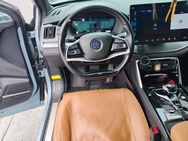 BYD Tang — Фото автомобиля 2