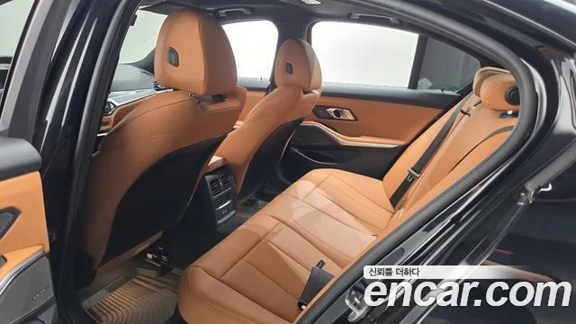 BMW 3-Series 3 серия (G20) 320i M Sport — Фото автомобиля 10