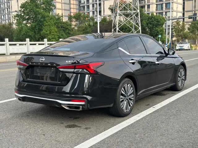 Nissan Teana — Фото автомобиля 9