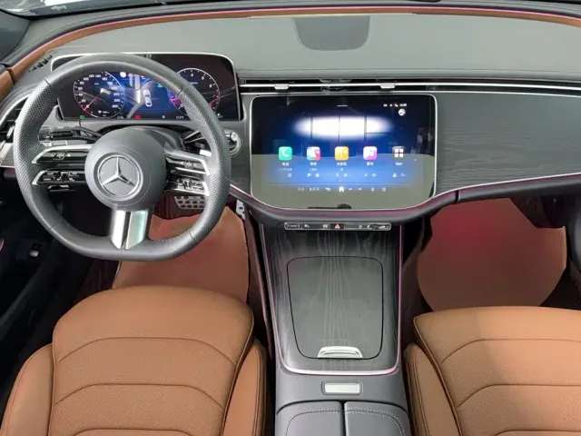 Mercedes-Benz E-Class — Фото автомобиля 21