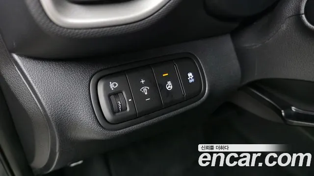 Hyundai Venue — Фото автомобиля 24