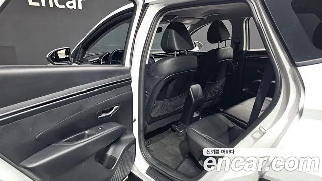 Hyundai Tucson Tucson (NX4) Бензин 1.6 турбо 2WD — Фото автомобиля 11