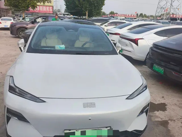 Geely Galaxy E8 — Фото автомобиля 2