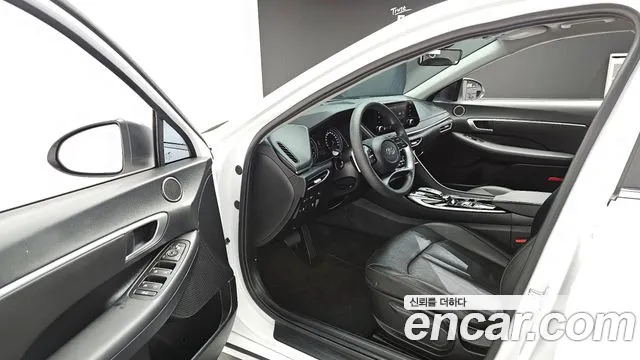 Hyundai Sonata Sonata (DN8) 2.0 LPG(Для проката) — Фото автомобиля 10