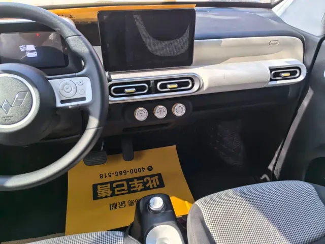 Wuling Hongguang Mini EV — Фото автомобиля 9