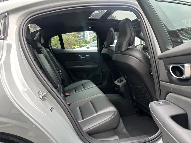 Volvo S60 — Фото автомобиля 18