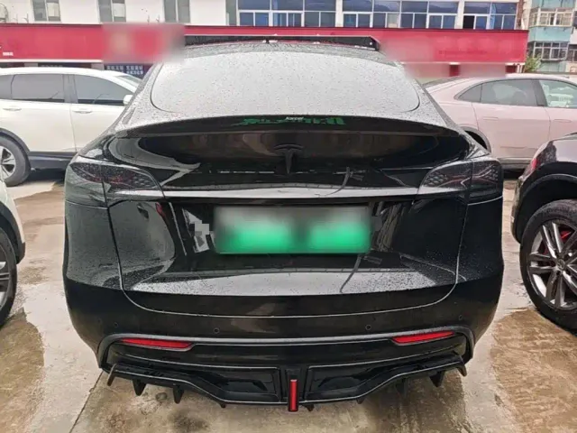 Tesla Model Y — Фото автомобиля 5