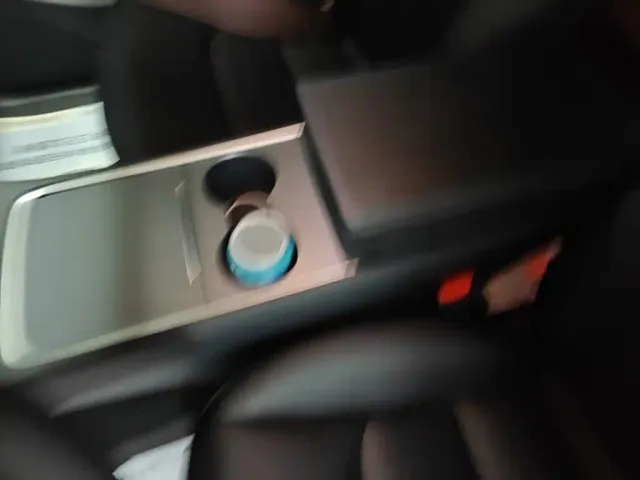 Tesla Model Y — Фото автомобиля 8