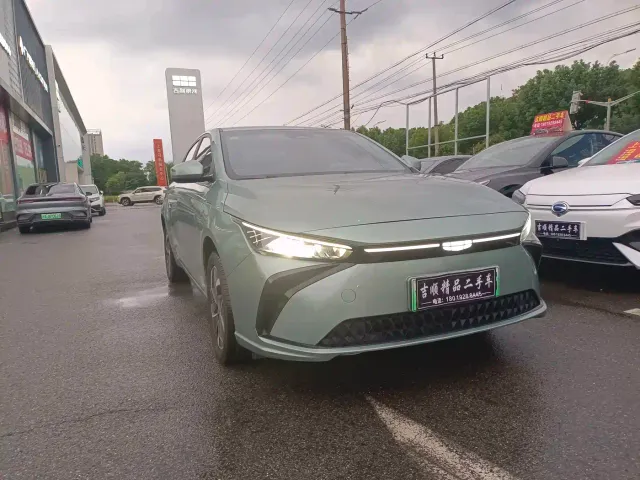 Geely Geometry G6 — Фото автомобиля 2