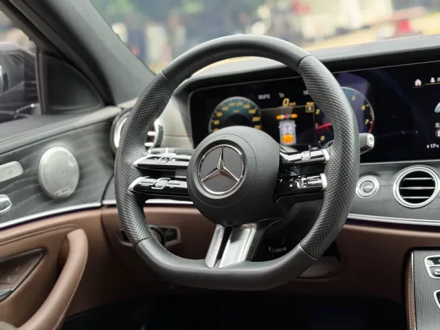 Mercedes-Benz E-Class — Фото автомобиля 13