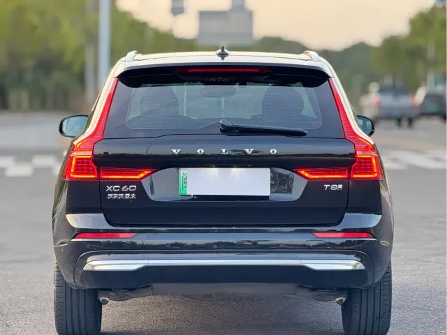 Volvo XC60 — Фото автомобиля 15