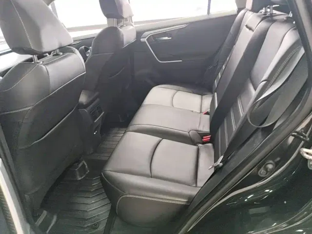 Toyota RAV4 — Фото автомобиля 16