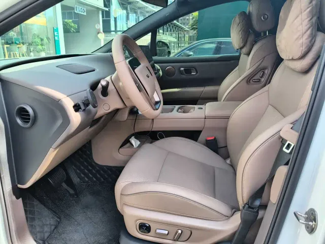 Li Auto i6 — Фото автомобиля 10