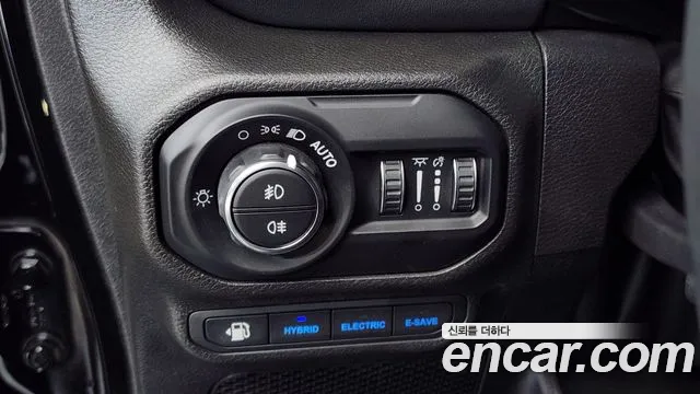 Jeep Wrangler JL — Фото автомобиля 27