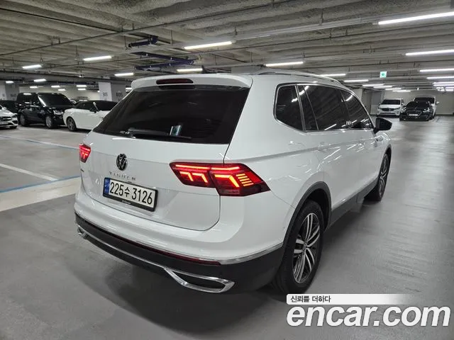 Volkswagen Tiguan — Фото автомобиля 2