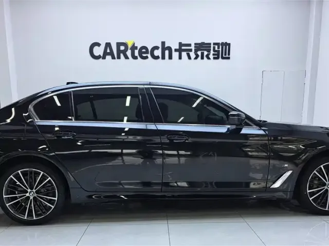 BMW 5 Series — Фото автомобиля 6