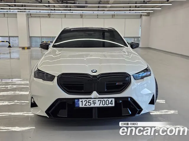 Фотография автомобиля — BMW M5 G90