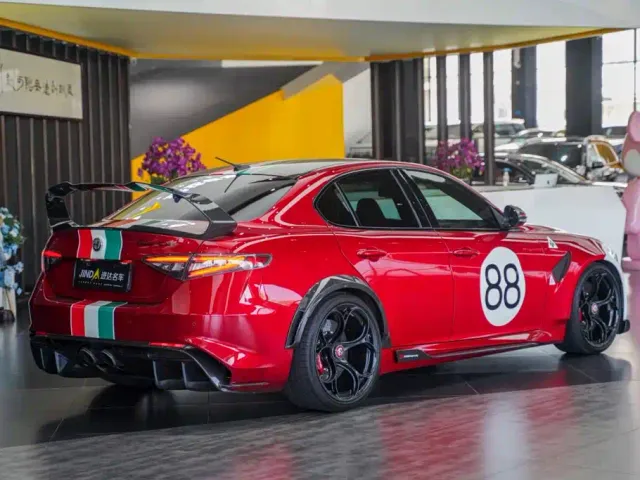 Alfa Romeo Giulia — Фото автомобиля 18