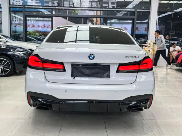 BMW 5 Series — Фото автомобиля 7