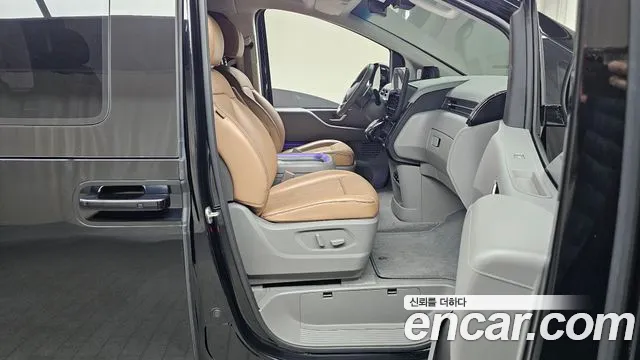 Hyundai Staria Staria Lounge 9 мест — Фото автомобиля 11