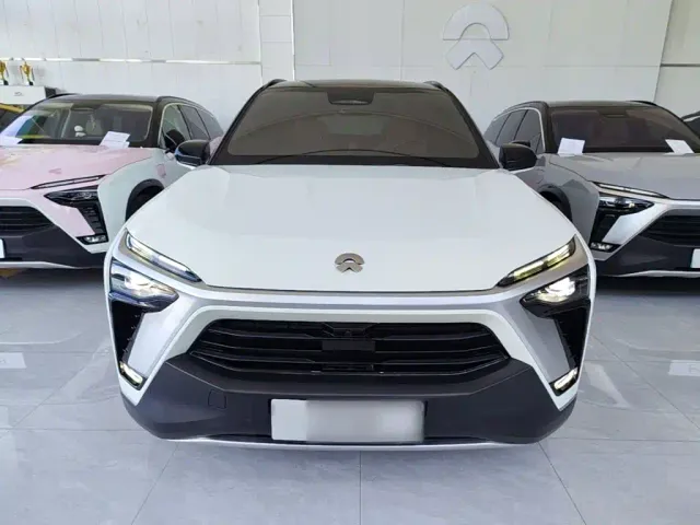 Nio ES8 — Фото автомобиля 2