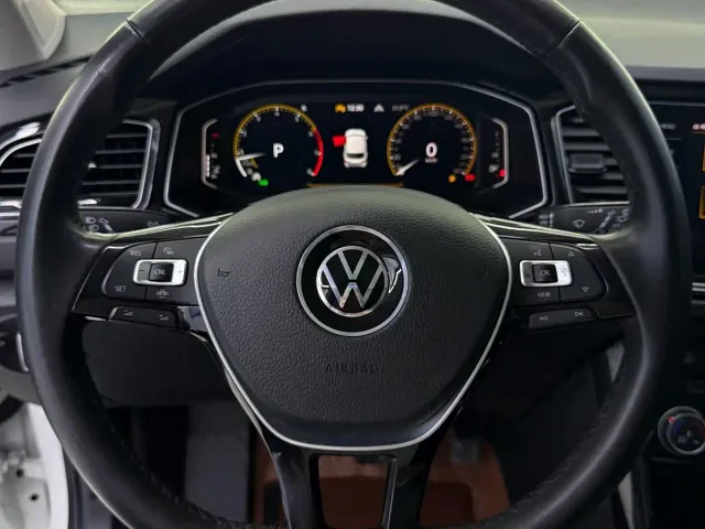 Volkswagen T-Roc — Фото автомобиля 17