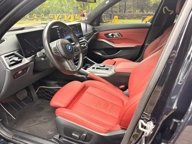 BMW i3 — Фото автомобиля 12