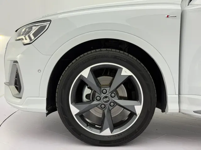 Audi Q3 — Фото автомобиля 21