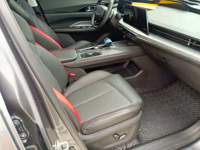 Changan Z6 — Фото автомобиля 10