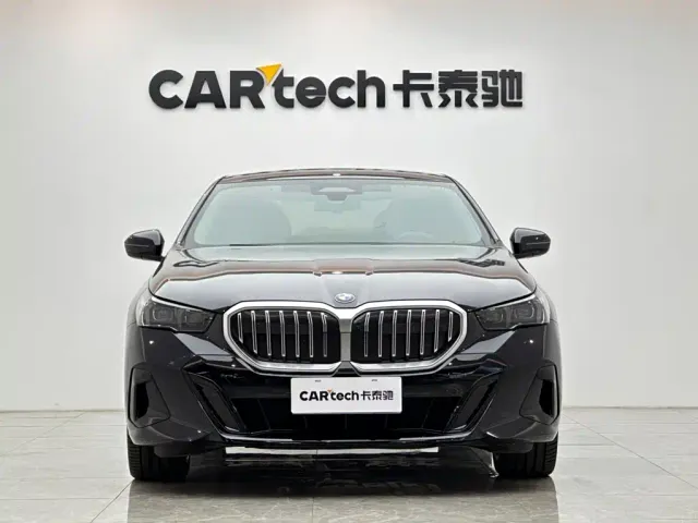 BMW 5 Series — Фото автомобиля 7
