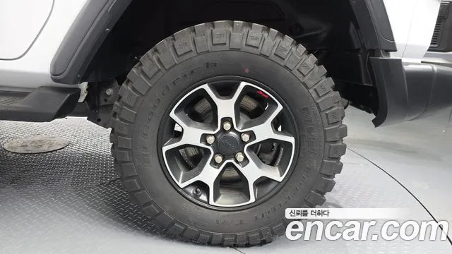 Jeep Wrangler — Фото автомобиля 4