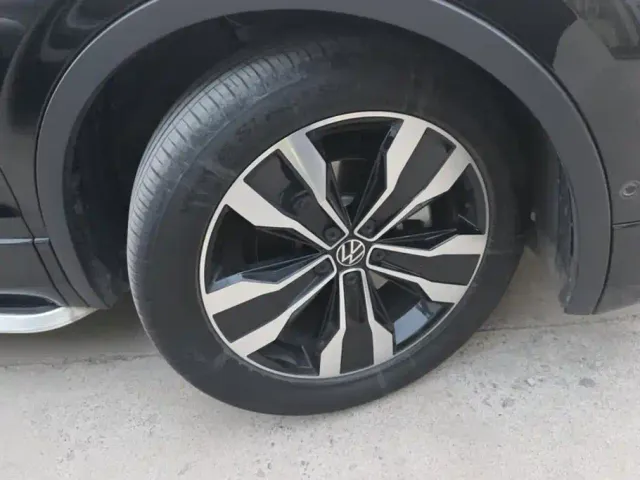 Volkswagen Tiguan L — Фото автомобиля 6