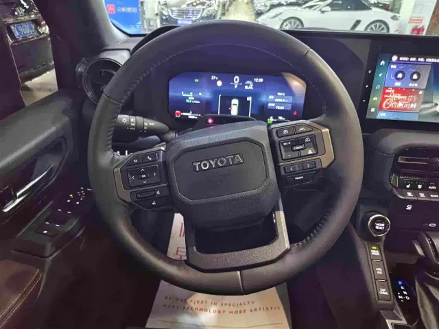 Toyota Prado — Фото автомобиля 14