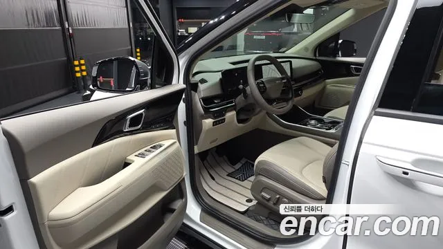Kia Carnival Generation 4 — Фото автомобиля 9
