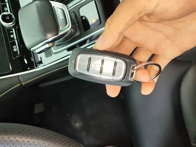 Roewe i6 MAX EV — Фото автомобиля 8