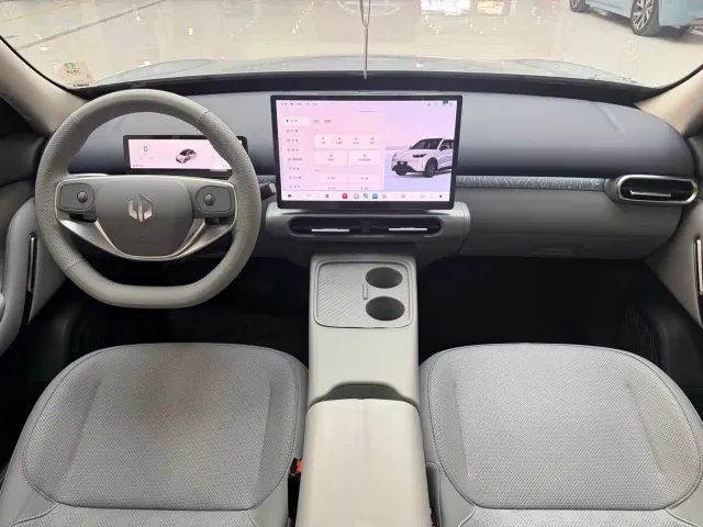 Leapmotor A10 — Фото автомобиля 10