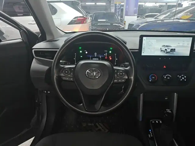 Toyota Corolla Cross — Фото автомобиля 10