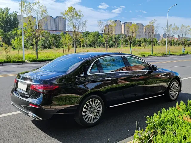 Mercedes-Benz E-Class — Фото автомобиля 17