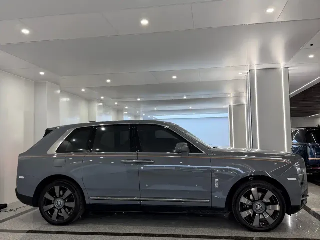Rolls-Royce Cullinan — Фото автомобиля 3