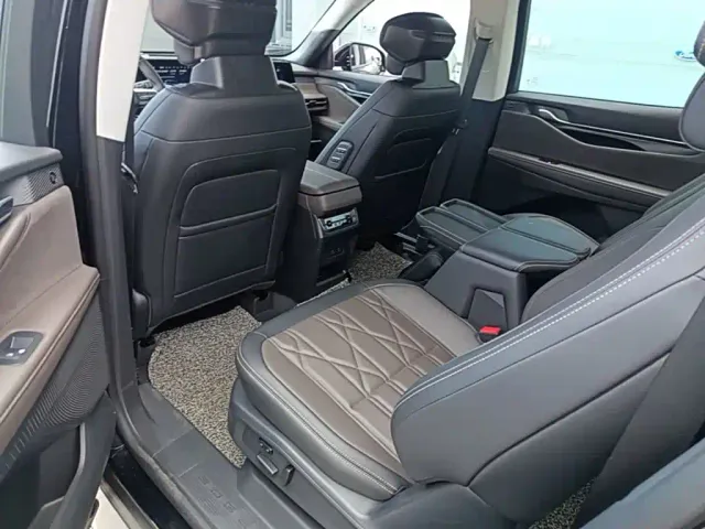 Ford Edge — Фото автомобиля 21