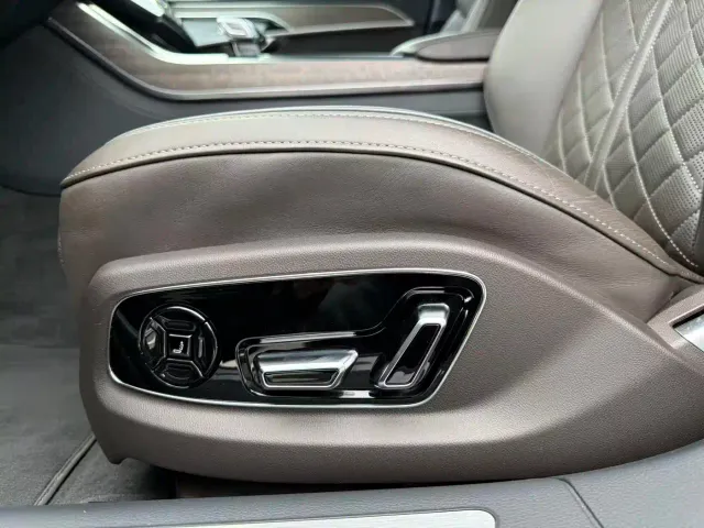 Audi A8 — Фото автомобиля 14