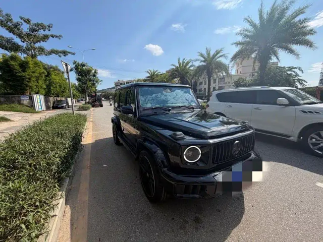 Mercedes-Benz G-Class — Фото автомобиля 2