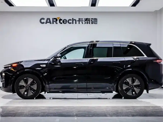 Li Auto L8 — Фото автомобиля 6