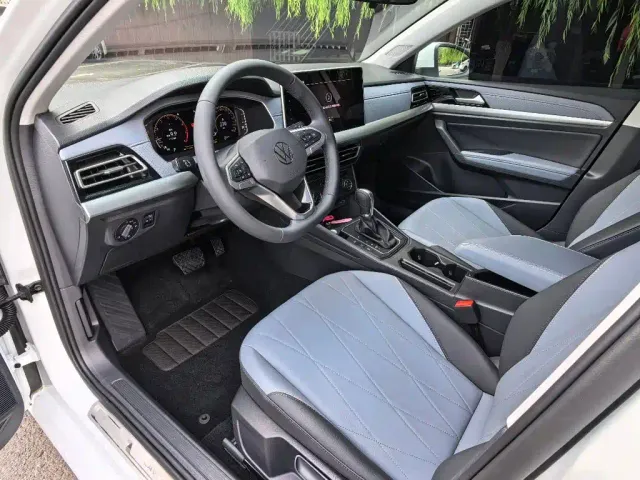 Volkswagen Lavida — Фото автомобиля 6