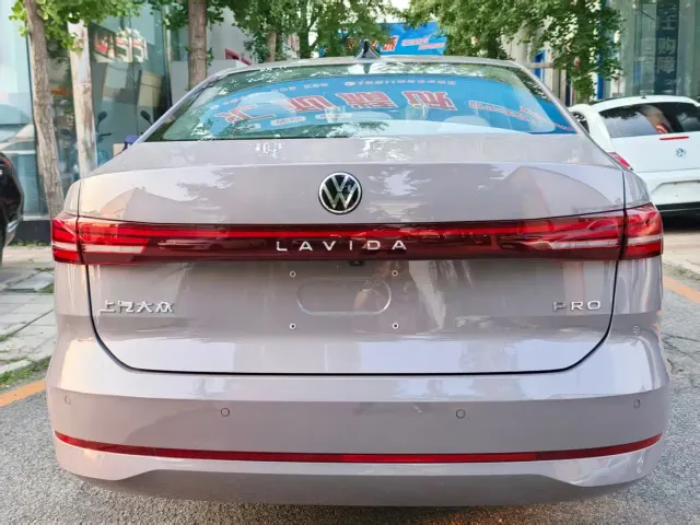 Volkswagen Lavida — Фото автомобиля 13