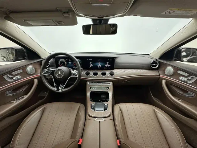 Mercedes-Benz E-Class — Фото автомобиля 20