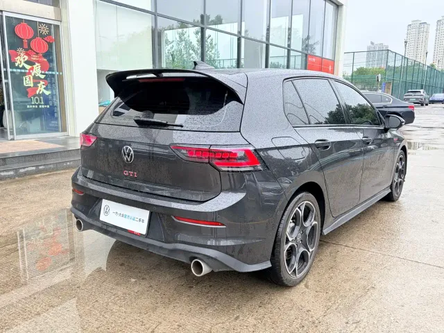Volkswagen Golf GTI — Фото автомобиля 9