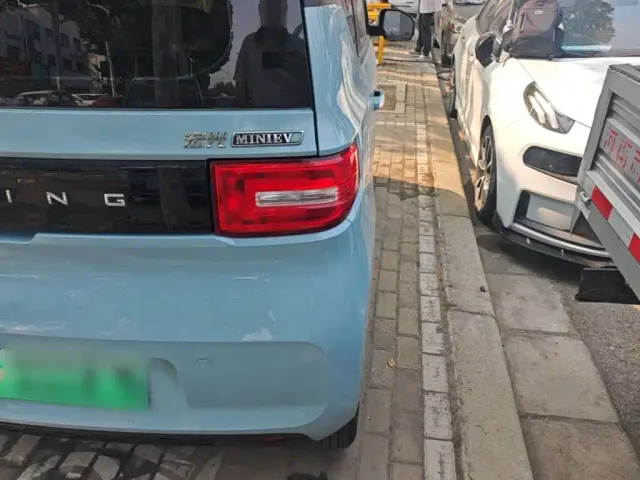 Wuling Hongguang Mini EV — Фото автомобиля 7